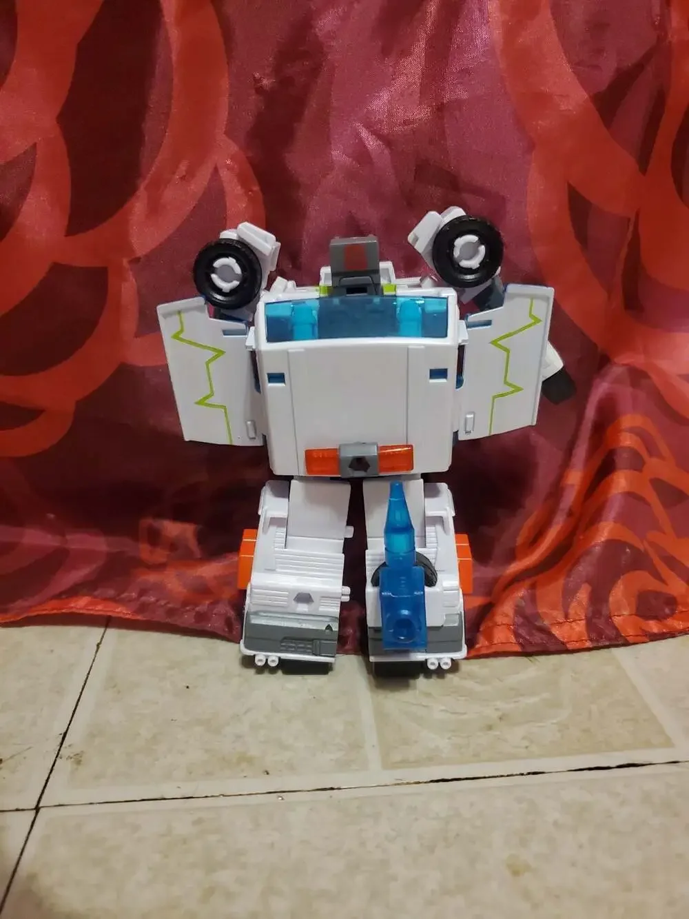 Transformers Legacy Evolution Autobot Medix Action Figure